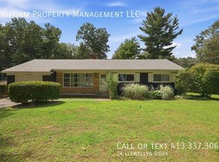 24 Llewellyn Dr, Westfield, MA 01085
