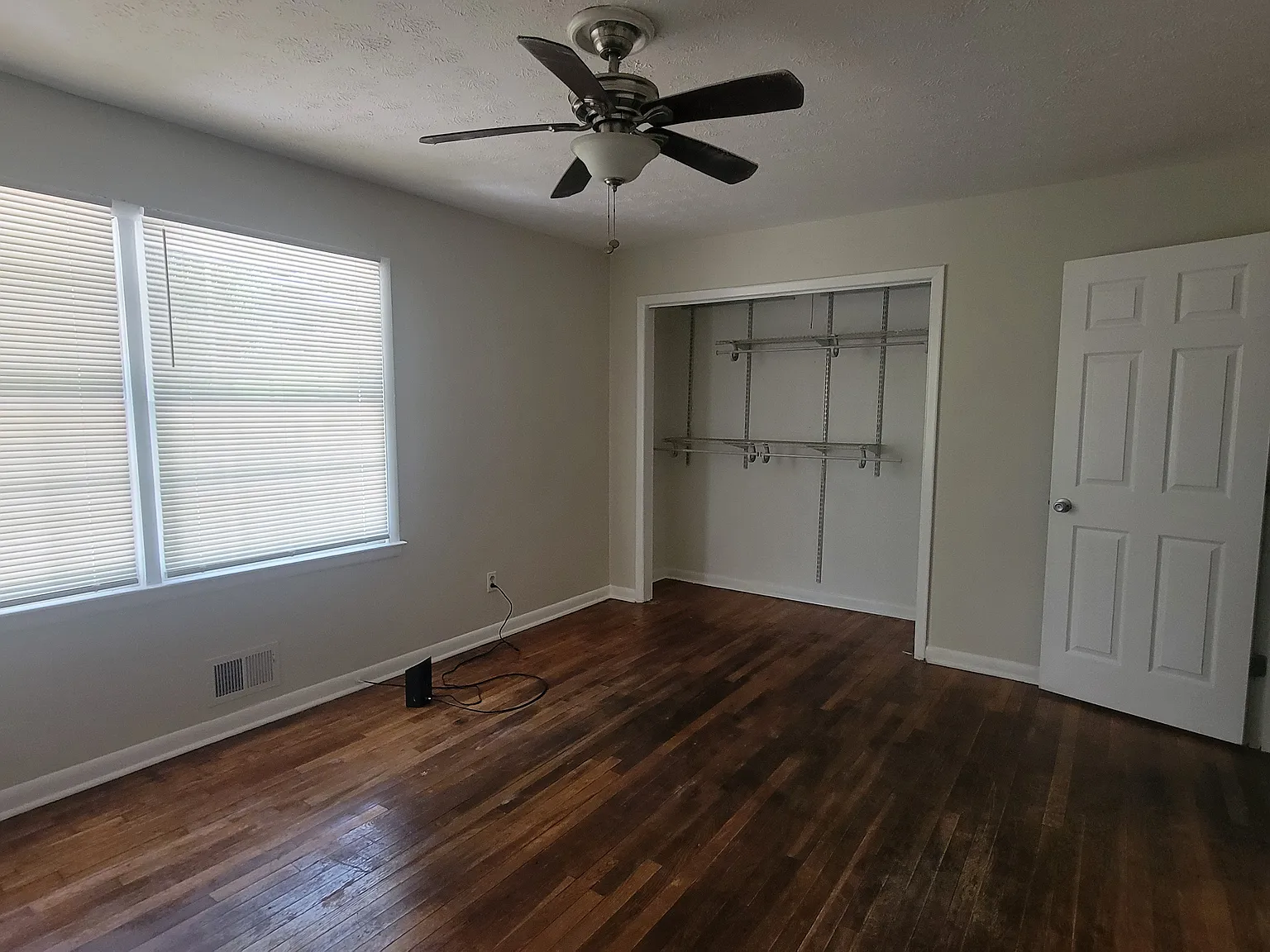 3 bed, 1432 sqft, $2,000 — Photo 4