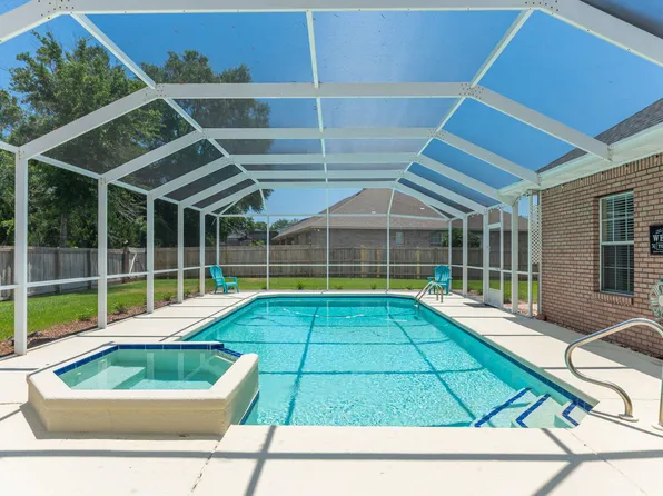 2840 Masters Blvd, Navarre, FL 32566