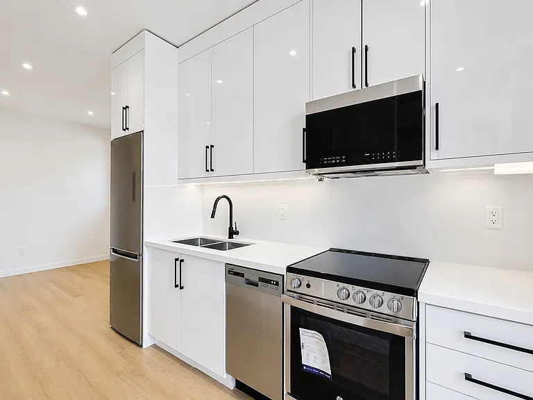 159 Locksley Ave — Photo 13