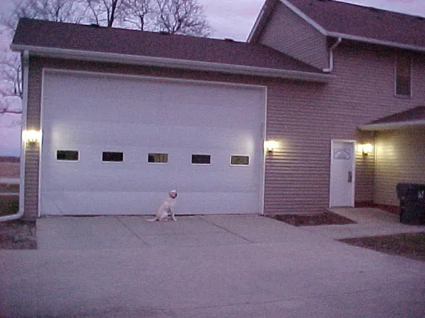 15878 Poplar Grove Rd, Poplar Grove, IL 61065