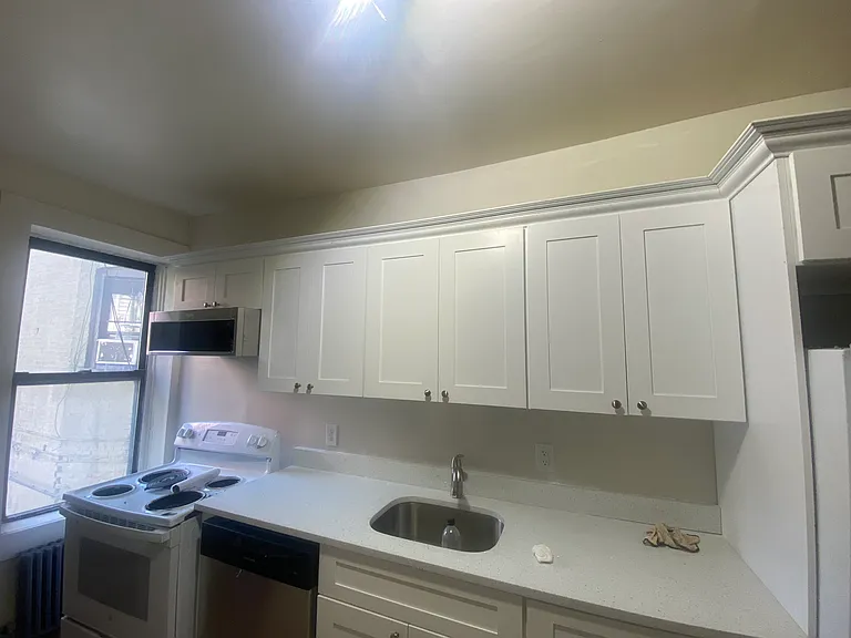 330 E 106th St #4 — Photo 3