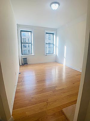 2nd image of 815 W 181st St APT 4E