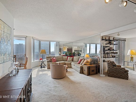 3rd image of 4170 N Marine Dr APT 14L