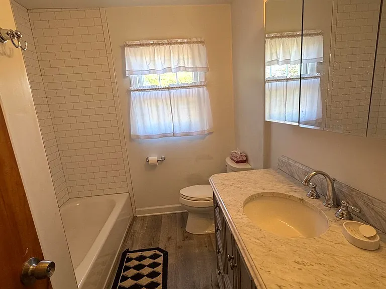 33 Parker Rd — Photo 9