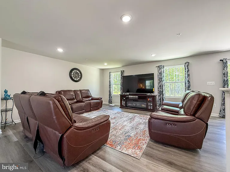 91 Goldspire Dr — Photo 9