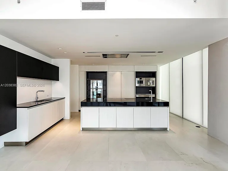1000 Biscayne Blvd #2002 — Photo 15