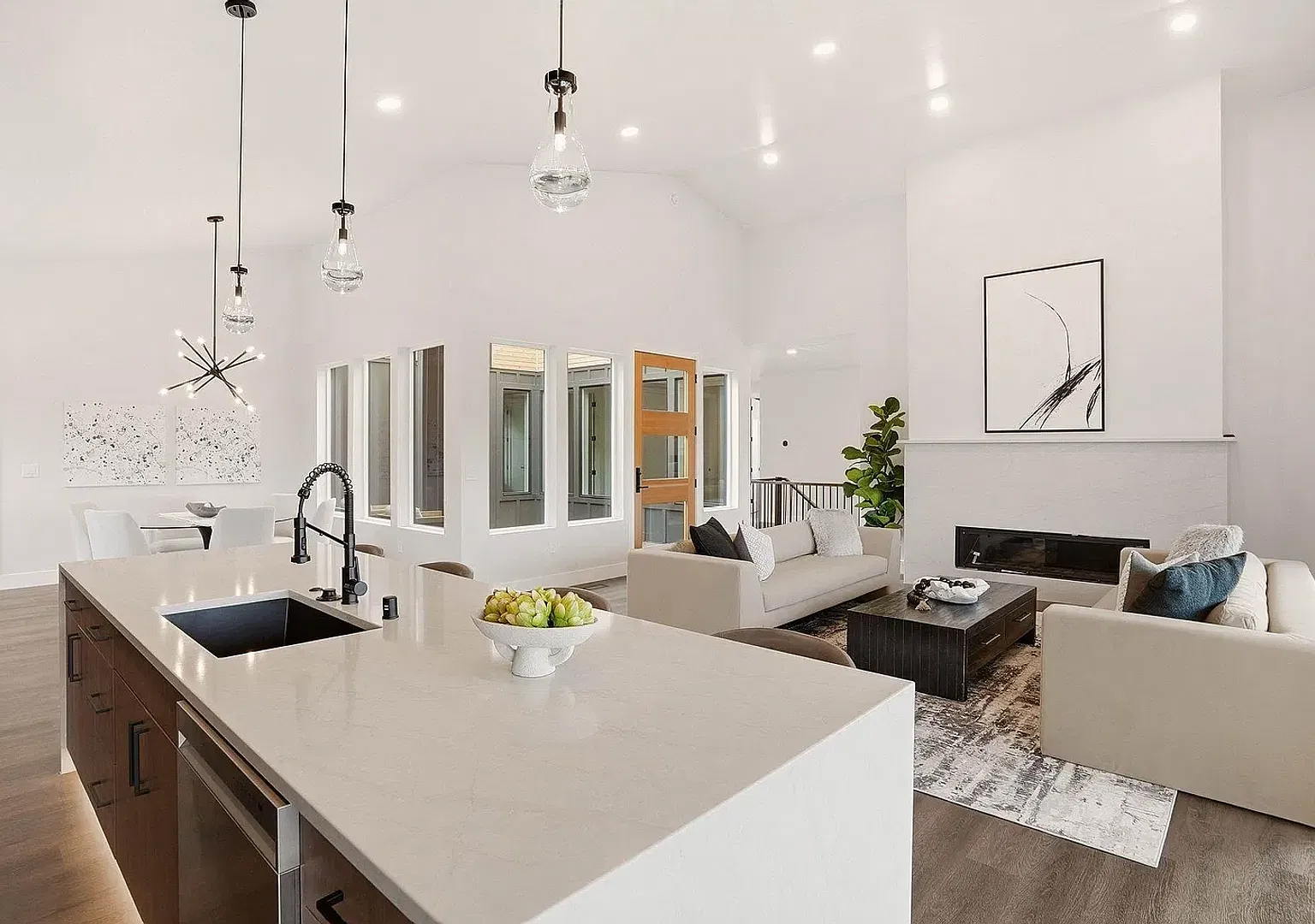 Beautiful 5 Bed, 5 Bath House in Spokane! — Photo 3