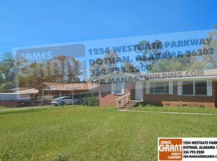 2004 Roebuck St, Dothan, AL 36301