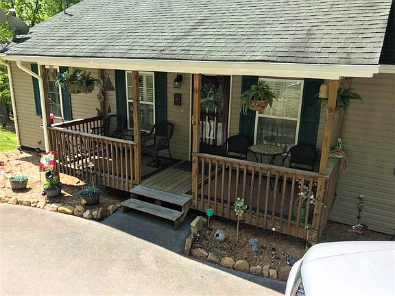 3rd image of 215 Emerald Dr