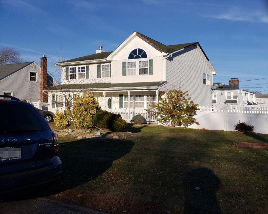 2nd image of 140 Pinelawn Ave