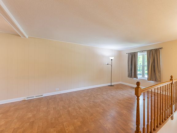 3rd image of 7615 Walnut Ave