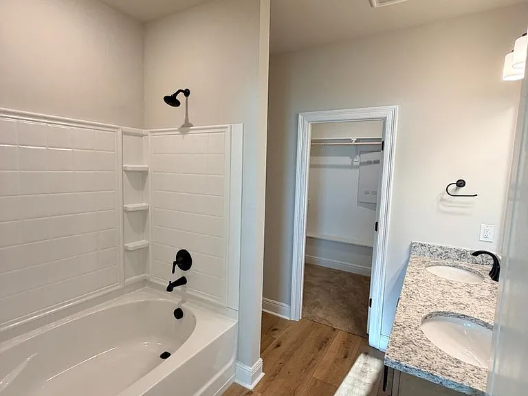 820 Venecia Dr — Photo 22