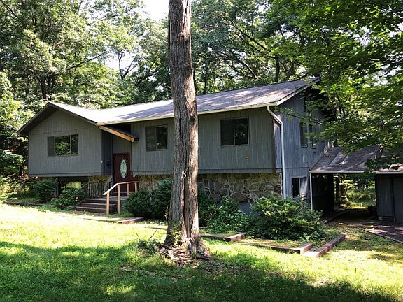 2nd image of 6 Nancy Dr
