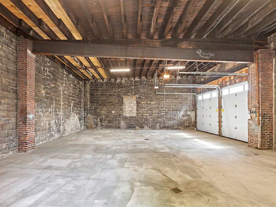 2nd image of 401 Avenue E
