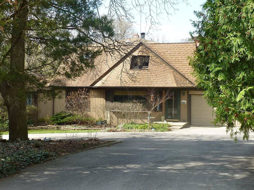 4+1 Acres On a Pond With Private Forest Preserve