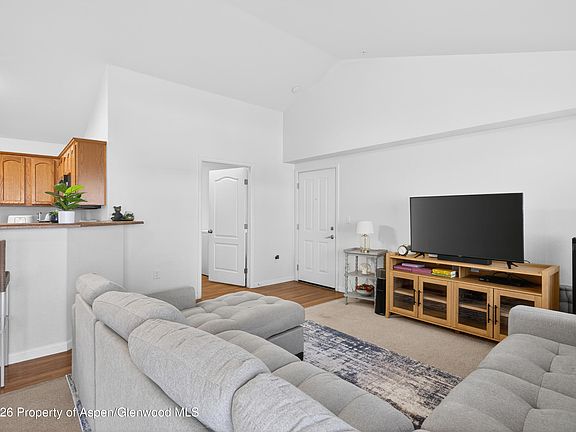 5th image of 560 River View Dr Unit 706