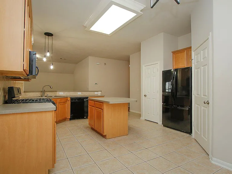 15938 Cottage Ivy Cir — Photo 17