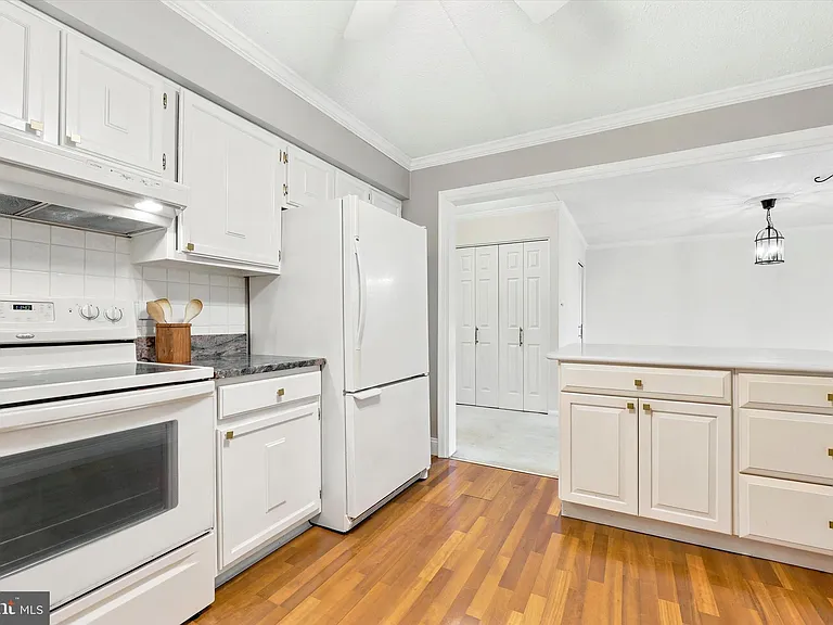 21328 Valley Forge Cir #1328 — Photo 3