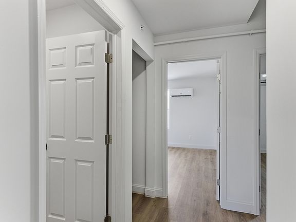 5th image of 2303 Parkview Ave #102