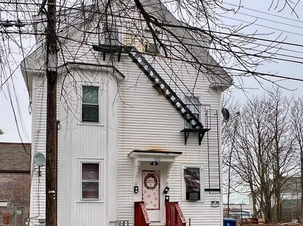 1272 Pleasant St, New Bedford, MA 02740