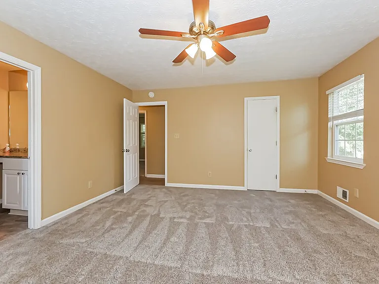 212 Wildwood Dr — Photo 13