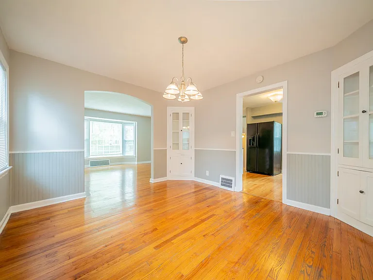 1200 Brentwood Rd — Photo 10