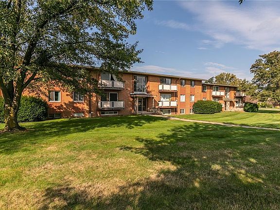 4th image of 21841 River Oaks Dr APT B3