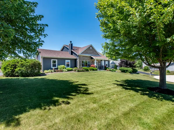 4618 Rose Ct, Winthrop Harbor, IL 60096