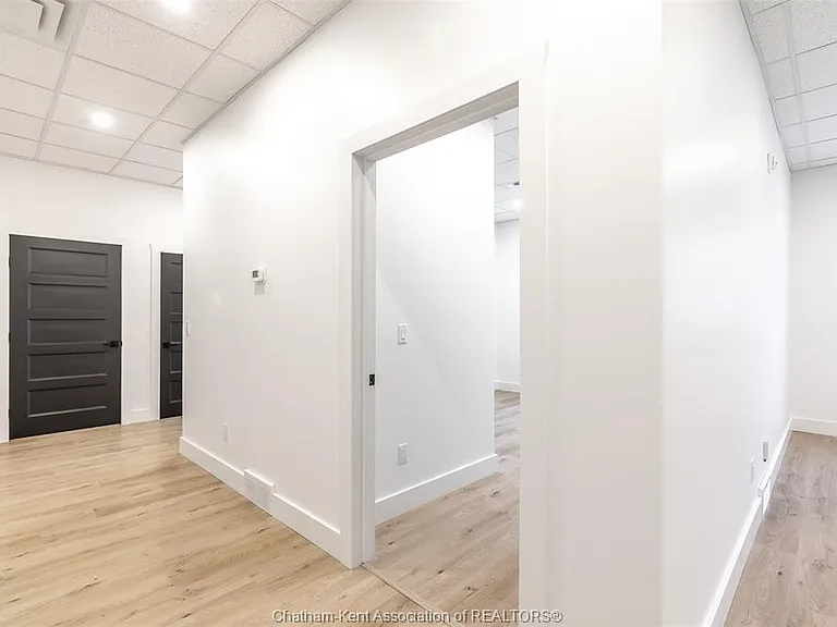 138 King St W #207 — Photo 16