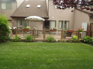 127 Timber Ridge Dr, Holbrook, NY 11741