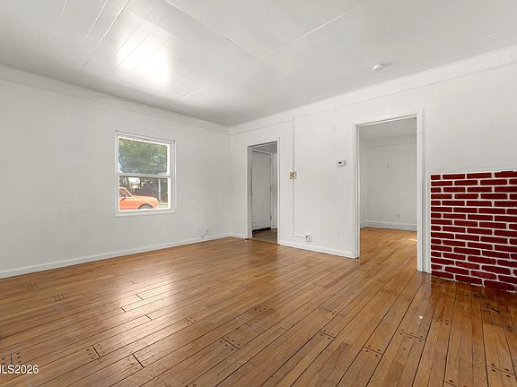 3rd image of 1725 C St