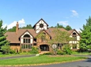 1012 Conservation Ct NE, Ada, MI 49301