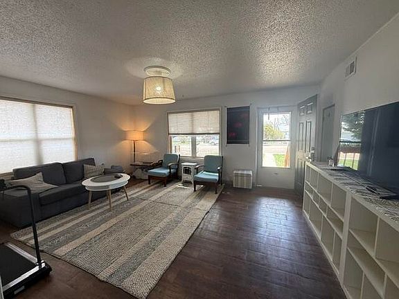 5th image of 310 Hill St