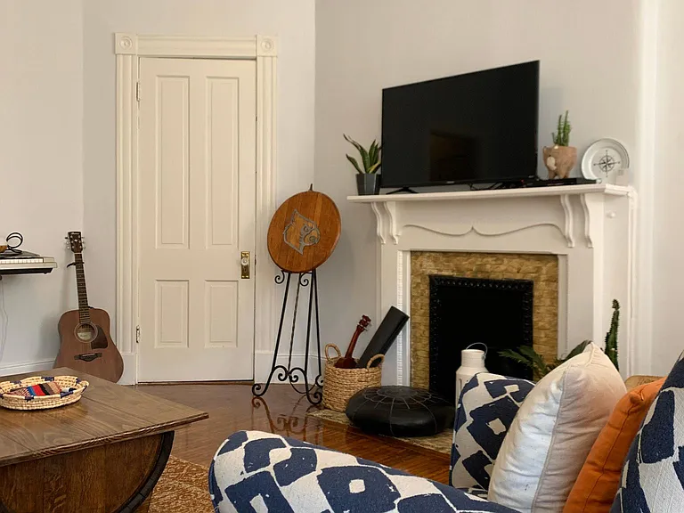 223 W Hill St #2 — Photo 2