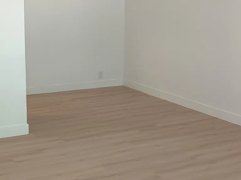 677 N Daniel Way — Photo 3