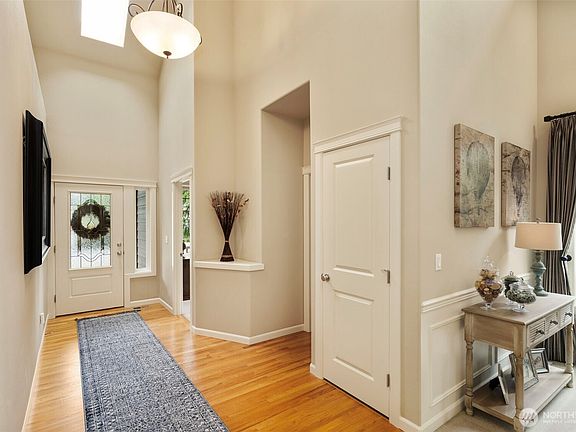 3rd image of 5044 Debbie Court