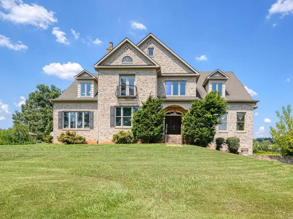 945 Love Springs Rd, Cowpens, SC 29330