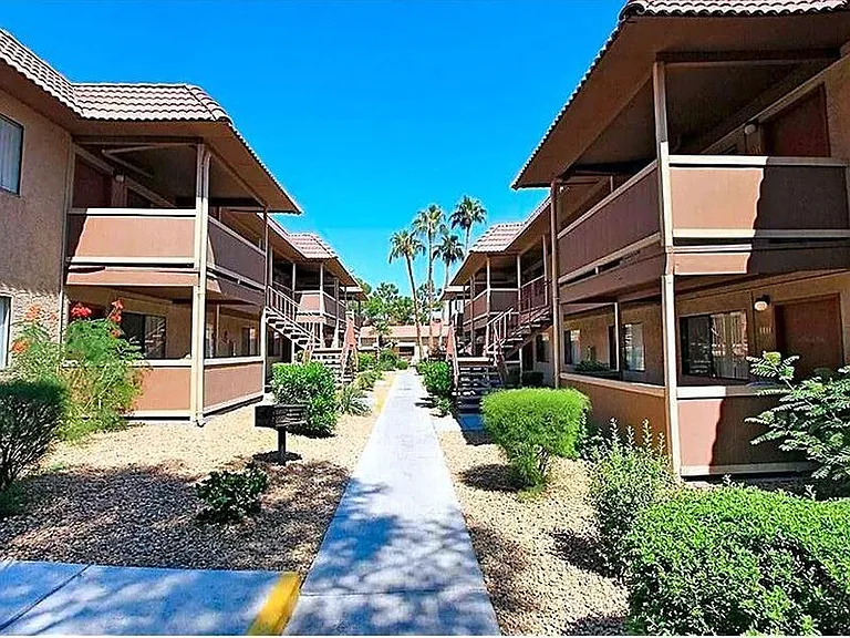 Reno Villas — Photo 12