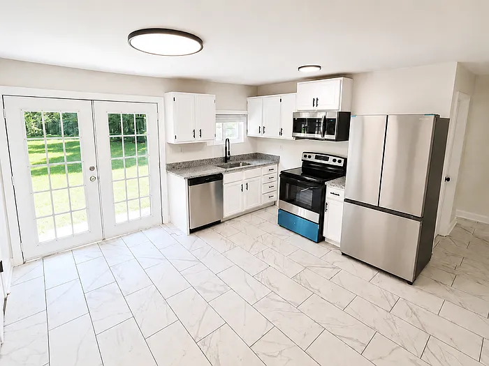 931 Crestline Dr — Photo 6