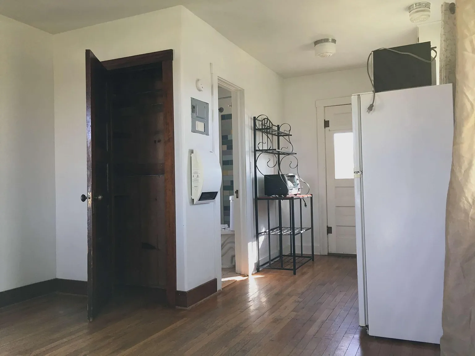 Studio, 216 sqft, $750 — Photo 3