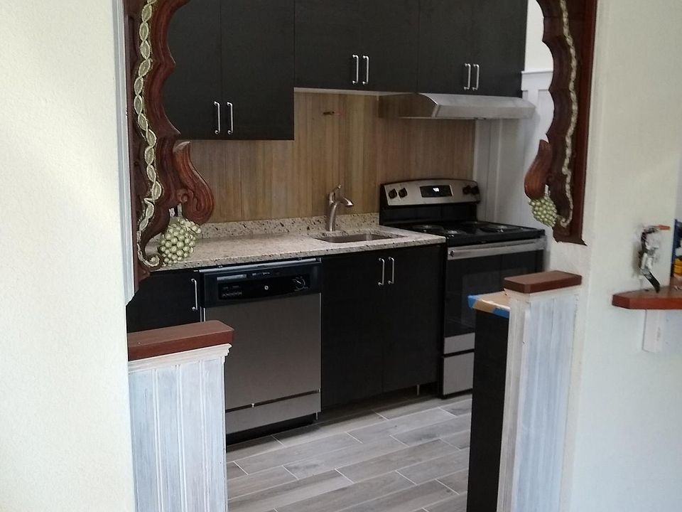 1st image of 128 N Oak Park Ave #402