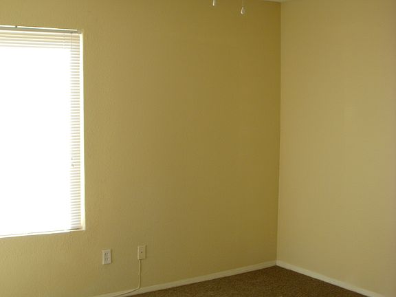 3rd image of 6911 W Mackenzie Dr