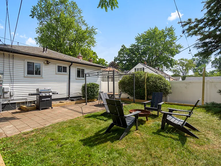 2128 Garfield St — Photo 42