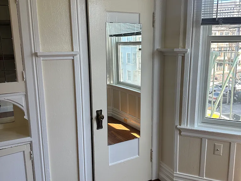 1501 Larkin St — Photo 7