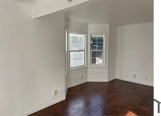 2 bed, 950 sqft, $2,700 — Photo 3