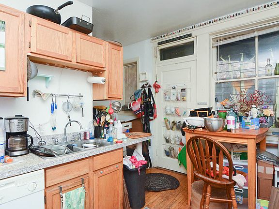 2nd image of 1483 W Farragut Ave #2