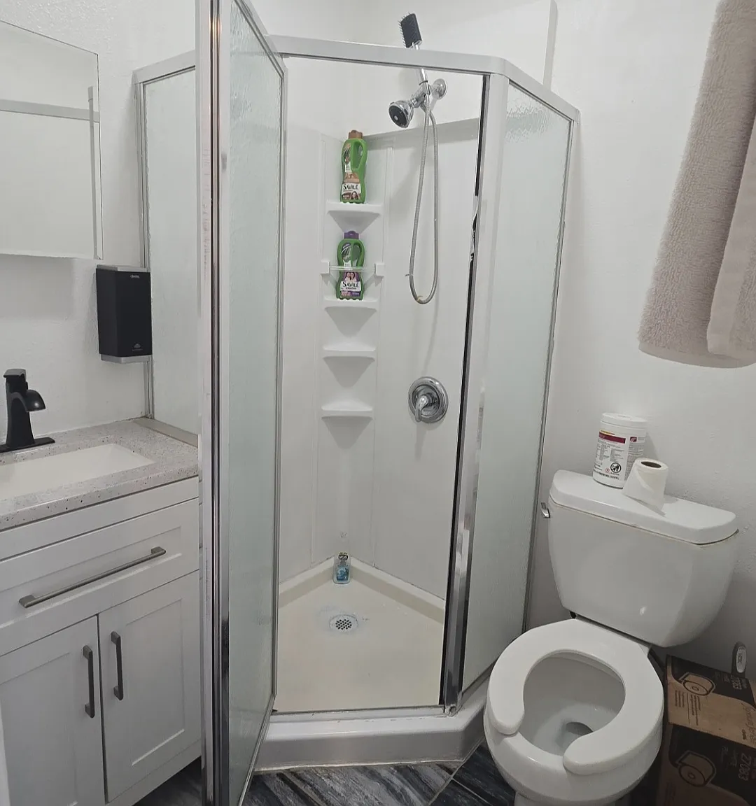 2 bed, 400 sqft, $2,200 — Photo 3