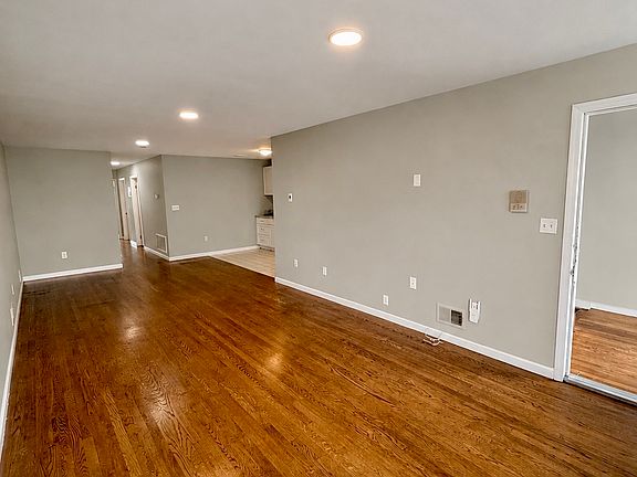 4th image of 347 Palisade Ave