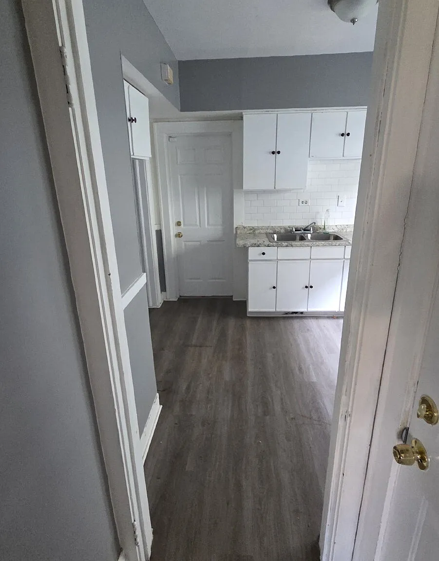 2 bed, 1.0 bath, $1,025 — Photo 4